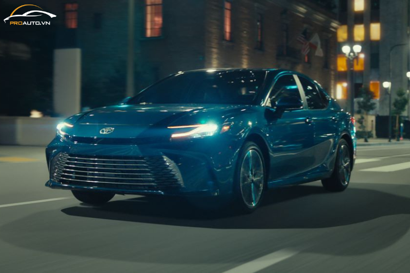 Ngoại thất xe Toyota Camry 2025