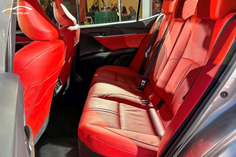 Phần khoang hành khách rộng rãi 