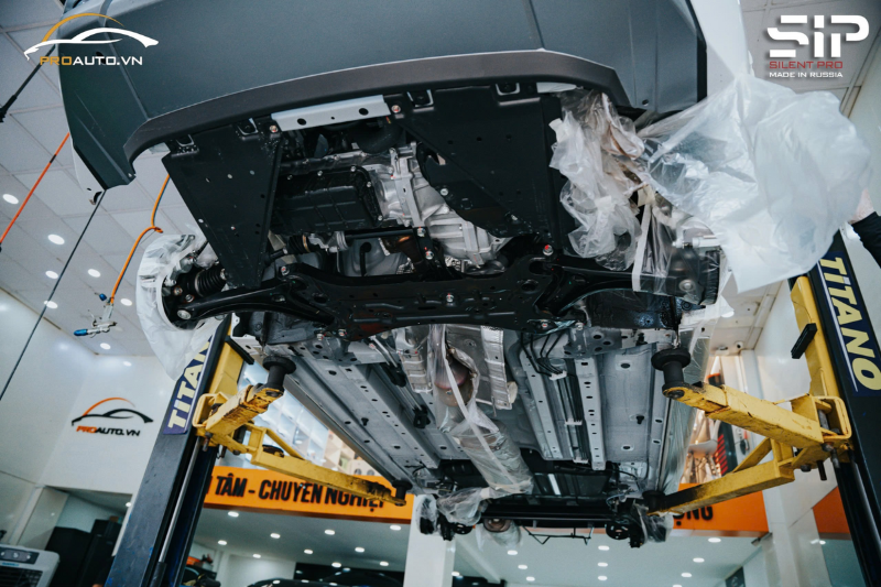 Phủ gầm xe Hyundai Santafe 2024 có cần thiết không?