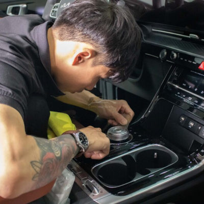 Thi công dán phim PPF cho nội thất xe hơi