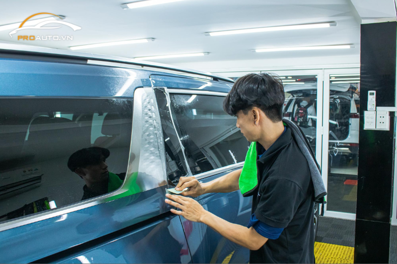 Thi công dán phim PPF cho xe hơi tại PROAUTO.VN