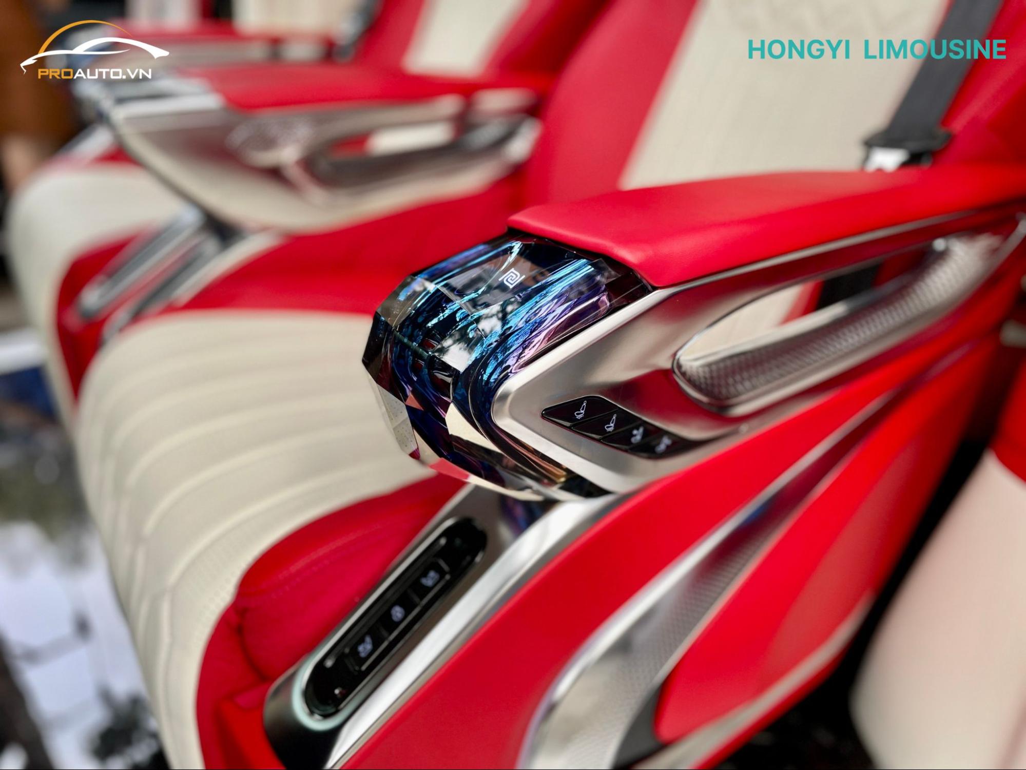 Biểu tượng Hongyi độc quyền đến từ thương hiệu Hongyi Limousine