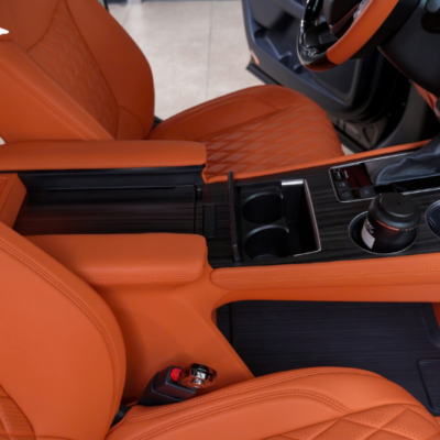 Bọc da thân con ngựa xe Toyota Sienna màu cam