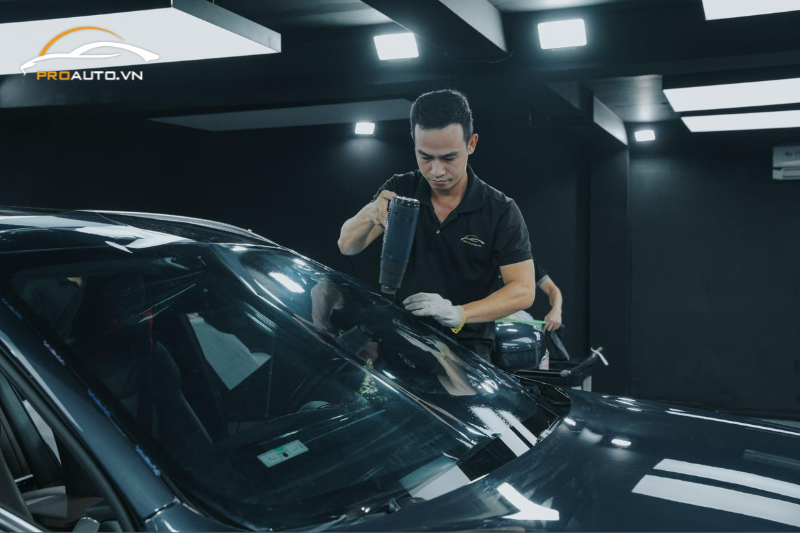 Có nên dán film cách nhiệt 3M kính lái không?