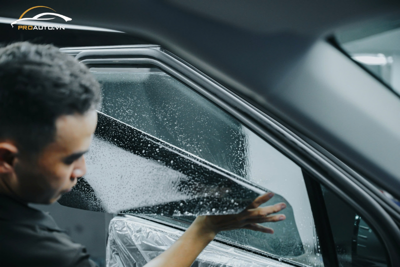 Có nên dán phim cách nhiệt xe Hyundai Santafe 2025