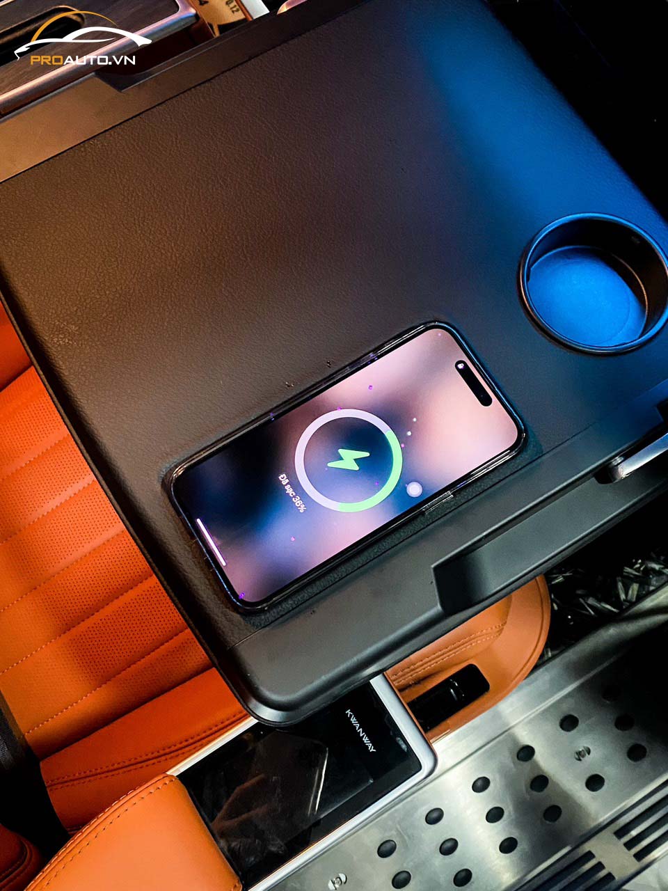 Độ bàn làm việc Kia Carnival