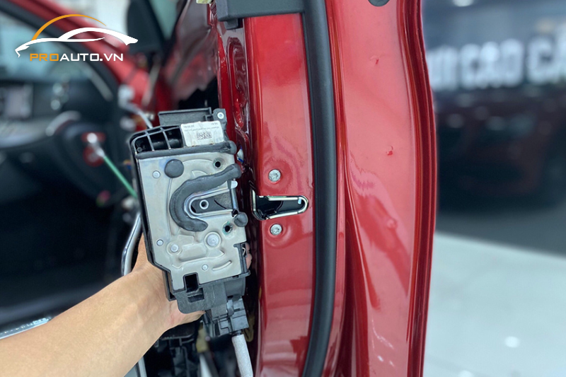 Độ cửa hít xe Santafe 2025