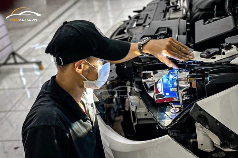 Độ đèn xe Mitsubishi Xforce 2024 cần kinh nghiệm cao