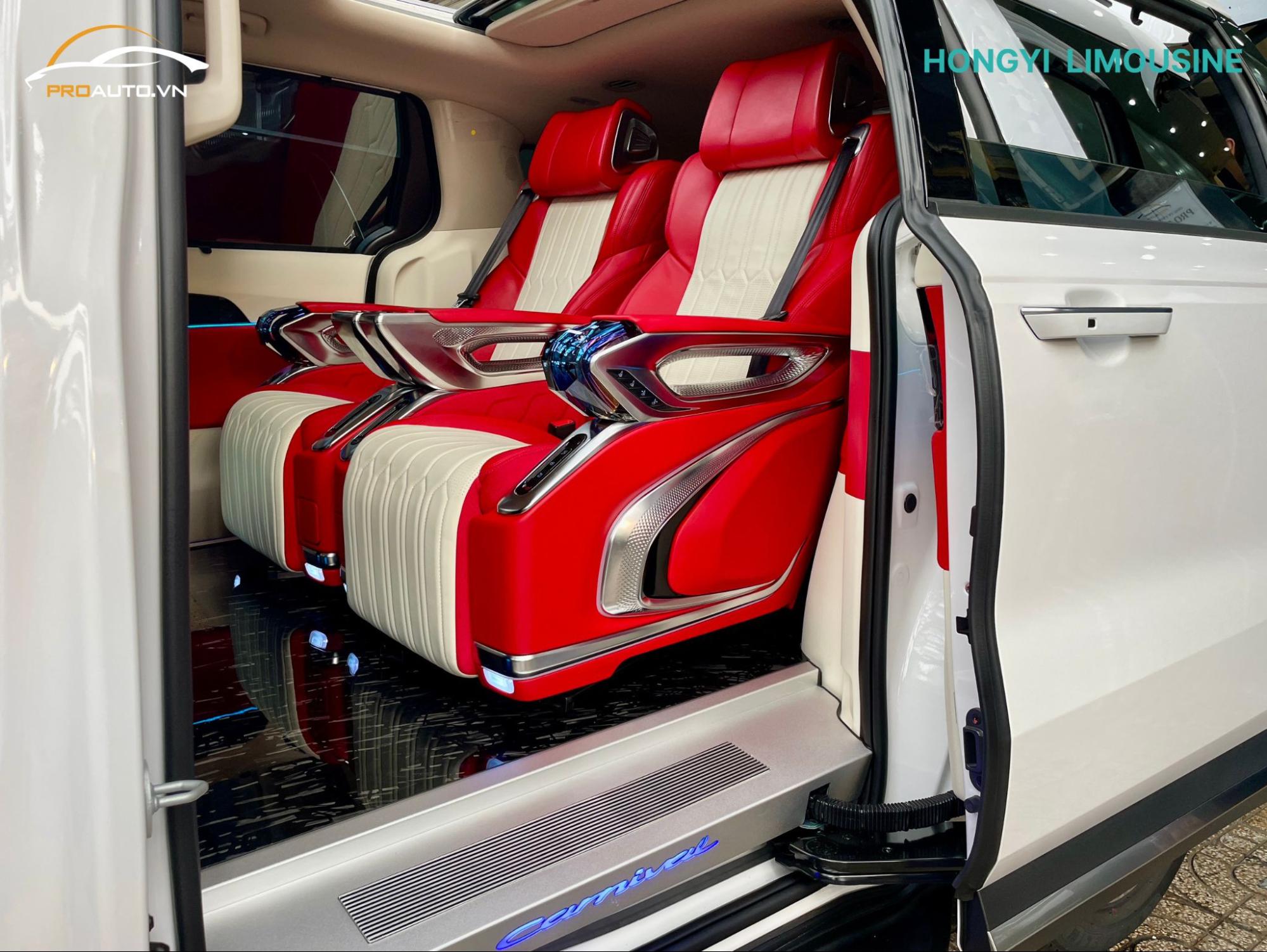 Độ ghế limousine cho Kia Carnival
