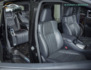 Độ ghế limousine màu đen cho Kia Carnival