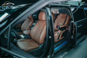 Độ ghế limousine màu nâu cho Kia Carnival - Giá mới nhất