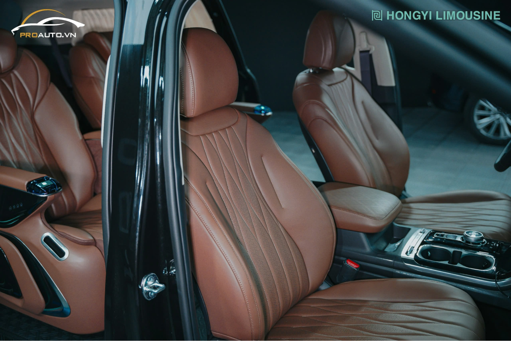 Độ ghế limousine cho Kia Carnival
