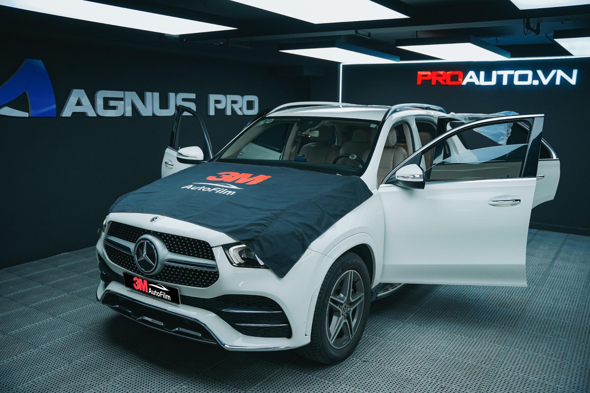 Giá phim cách nhiệt 3M - Thi công dán phim cách nhiệt 3M cho xe Mercedes GLE 450