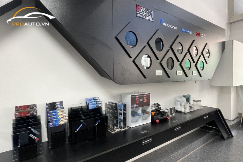 Khu vực máy test phim cách nhiệt tại PROAUTO.VN