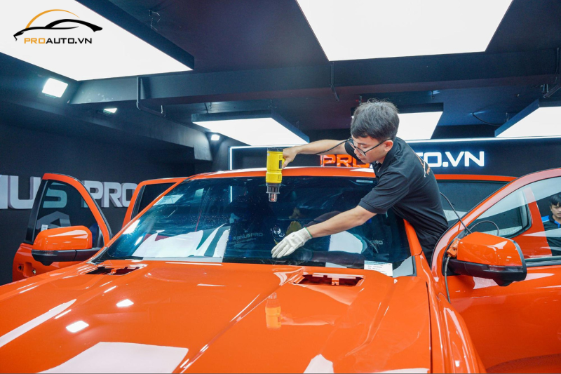 Kinh nghiệm dán film cách nhiệt 3M kính lái