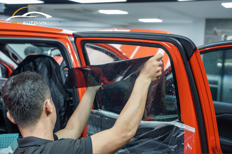 Kinh nghiệm dán phim cách nhiệt 3M mà chủ xe cần biết