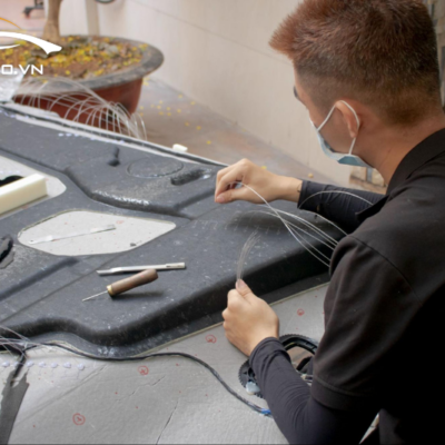 Lắp đặt đèn trần ánh sao cho ô tô