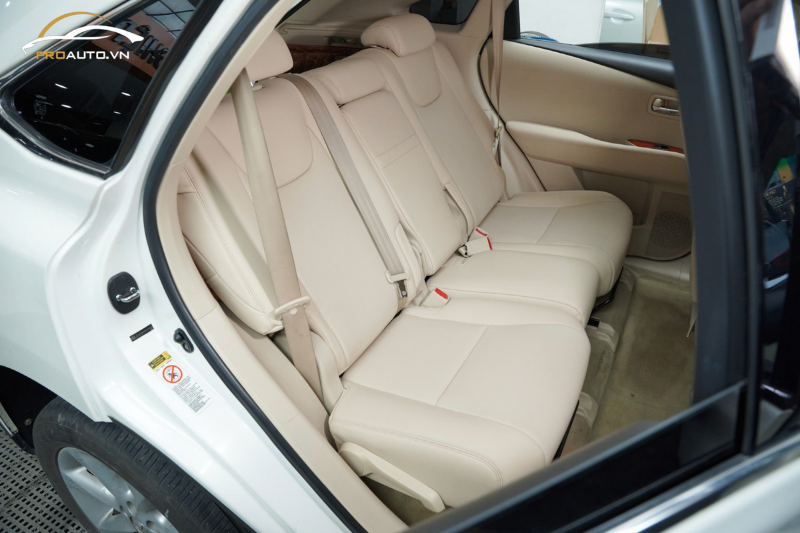 Lexus RX350 bọc da ghế màu kem sang trọng