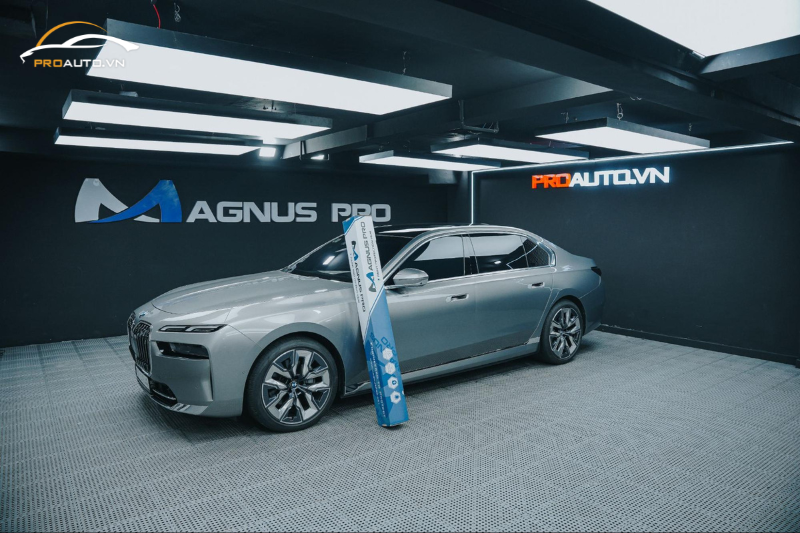 Lợi ích của việc dán phim PPF xe BMW i7