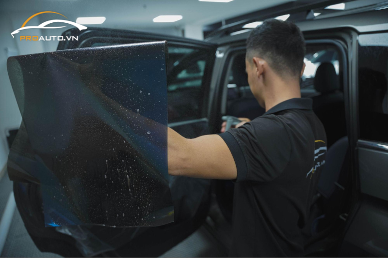 Lựa chọn dòng phim cách nhiệt ô tô chính hãng