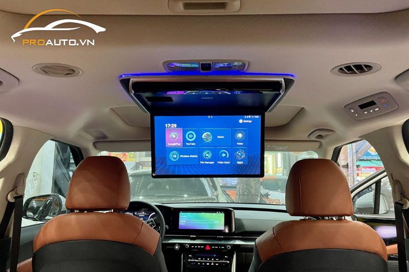 Nâng cấp màn hình tivi ốp trần cho xe Mitsubishi Xpander