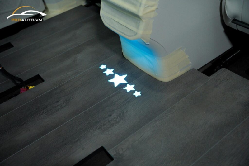 Nâng cấp sàn gỗ cho Mitsubishi Xpander