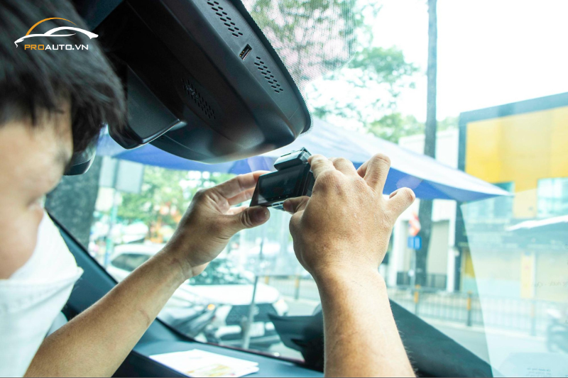 PROAUTO.VN lắp đặt camera Vietmap H9S miễn phí