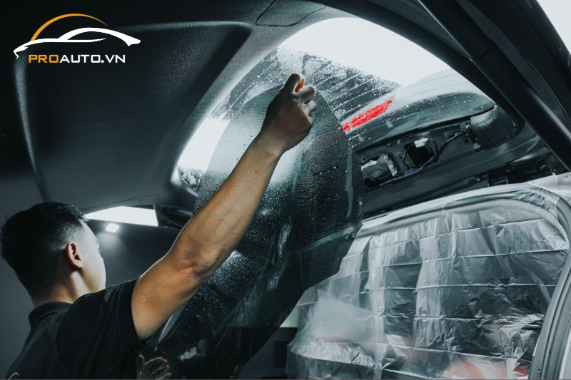 Quy trình dán phim cách nhiệt 3M cho Hyundai Custin