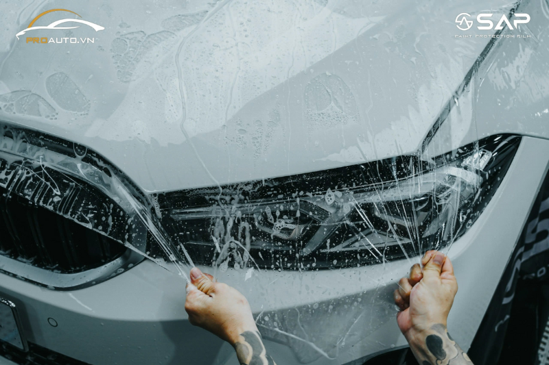 Thi công dán ppf SAP cho xe 