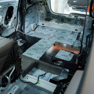 Thi công dán tiêu âm và cách âm xe Mitsubishi Xforce 2024