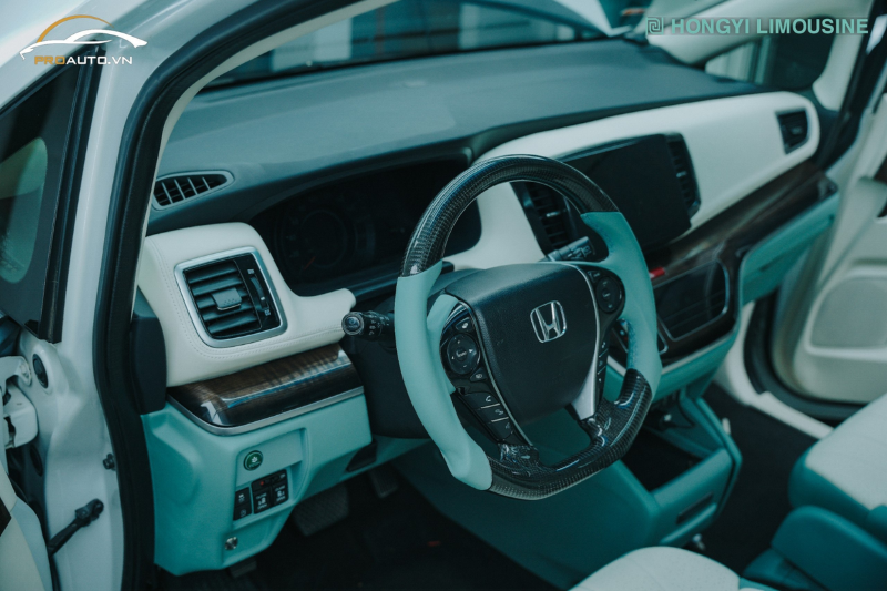 Bọc da taplo và vô lăng xe Honda Odyssey