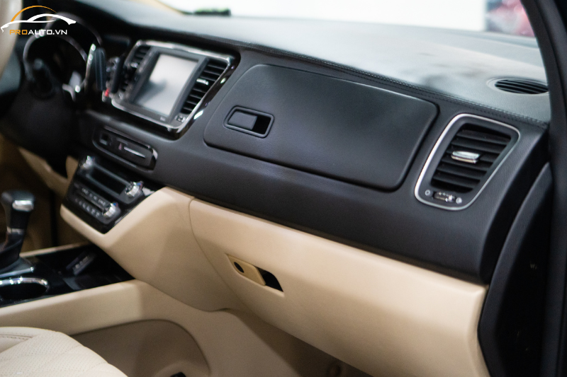 Bọc da taplo xe KIA Tasman 2025