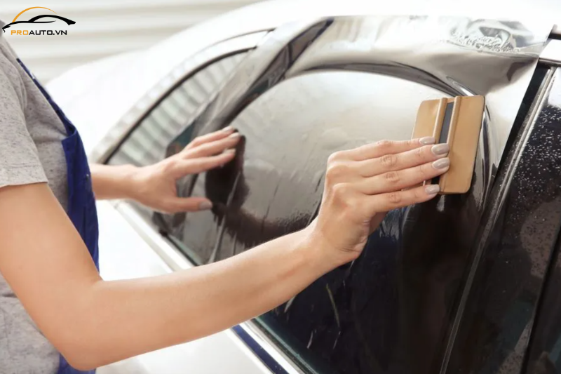 Các chủ xe nên trang bị phim cách nhiệt ô tô chính hãng