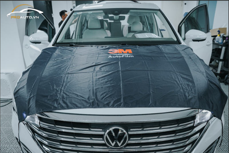 Dán phim cách nhiệt 3M Crystalline xe ô tô