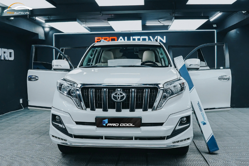 Toyota Prado dán phim cách nhiệt Pro Cool ô tô chính hãng tại Hồ Chí Minh 