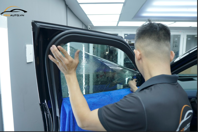 Dán phim cách nhiệt xe Ford Ranger là gì?