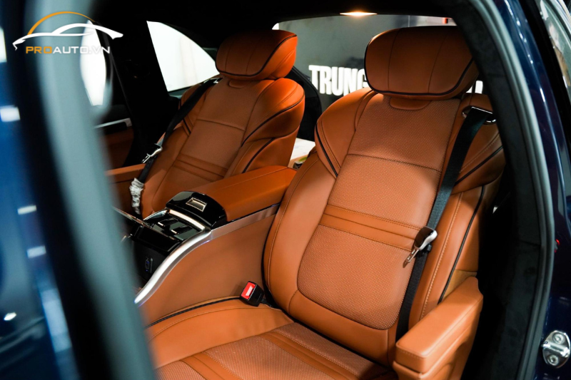 Độ ghế limousine SUV cho Mitsubishi Xpander