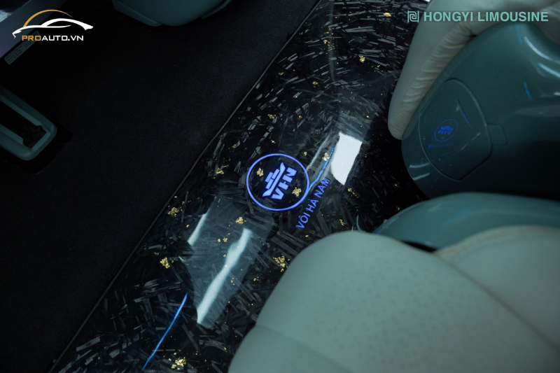 Đổi màu nội thất xe Honda Odyssey kết hợp sàn carbon