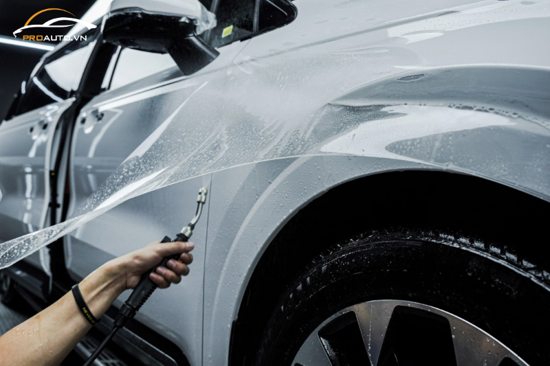 Giá film 3M - Dán PPF 3M đòi hỏi kinh nghiệm và kỹ thuật chuyên môn cao