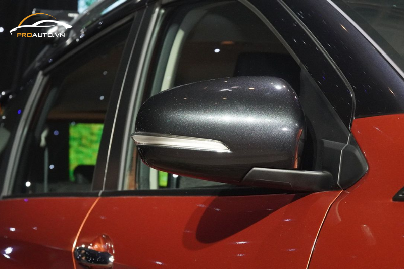 Gương và cửa xe Suzuki XL7 Hybrid 2024