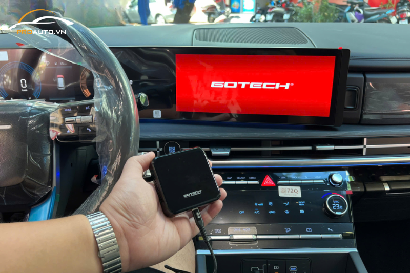 Hình ảnh Android Box Gotech GB4 lắp đặt trên xe Hyundai Santafe 2025