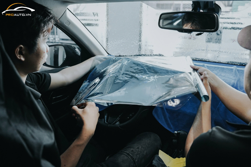 Hình ảnh dán phim cách nhiệt 3M chính hãng