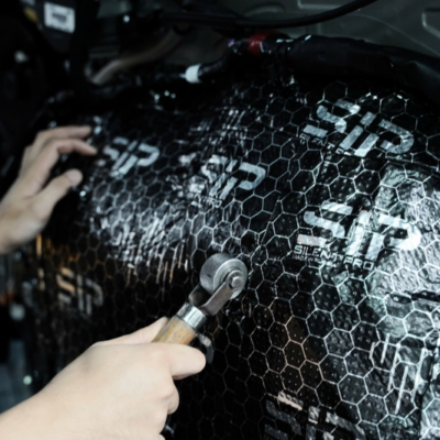 Hình ảnh thi công dán cách âm chống ồn xe KIA Tasman 2025 tại PROAUTO.VN