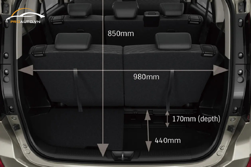 Khoang hành lý rộng đến 199L trên xe Suzuki XL7 Hybrid 2024