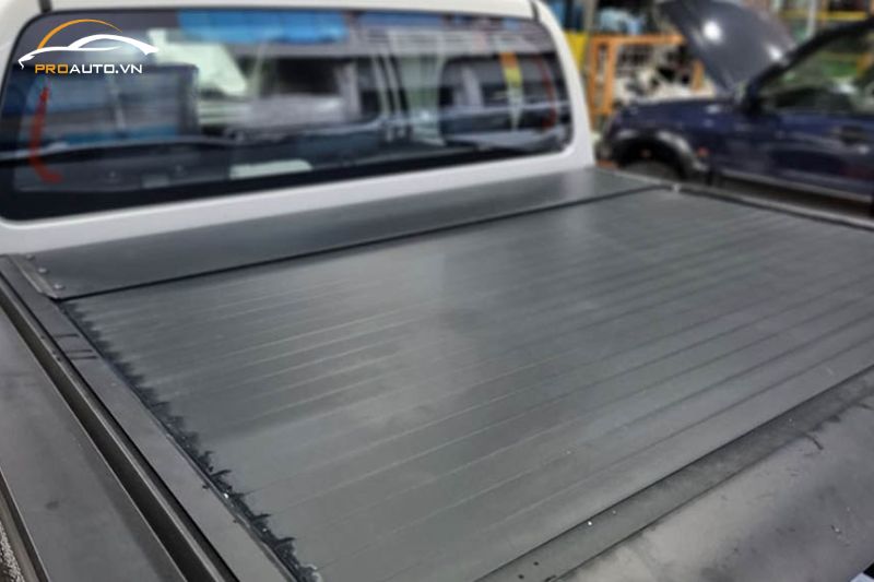 Lắp đặt nắp thùng - Phụ kiện xe Kia Tasman 2025 