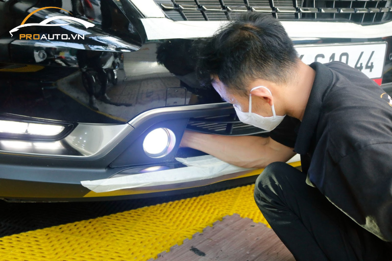 Lắp đèn Aozoom cho xe Kia Carnival