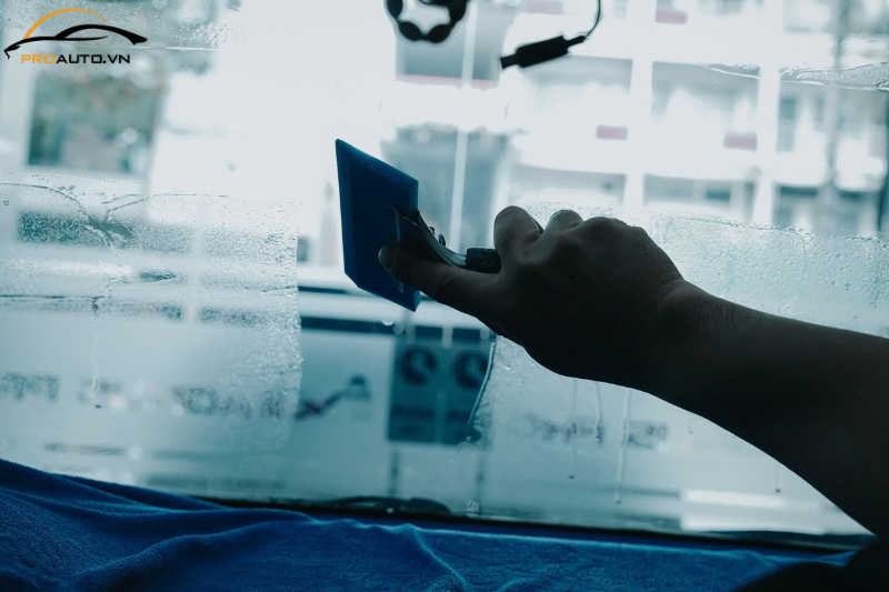 Nên dán phim cách nhiệt 3M và Classic cho ô tô