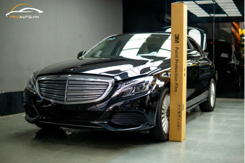 Phim bảo vệ sơn 3M™ dòng 150 giúp bảo vệ lớp sơn ô tô và các bề mặt dễ tổn thương 