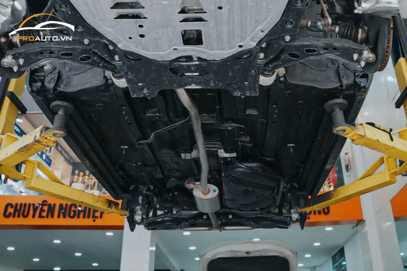 Phủ gầm SIP trên xe Mitsubishi Xpander