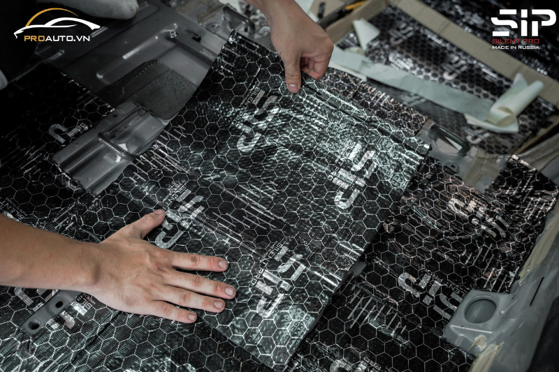 Thi công dán cách âm chống ồn xe KIA Tasman 2025